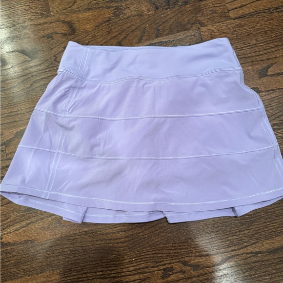 Lululemon skort, size 4. Worn once. - Picture 2 of 3